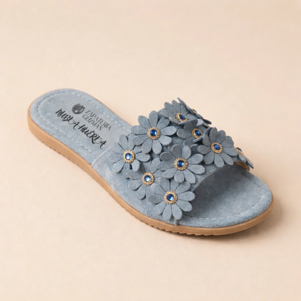 sandalia para dama nubia huerta con tiras cruzadas, herrajes y tacón bajo sandalia para dama nubia huerta con tiras cruzadas, herrajes y tacón bajo