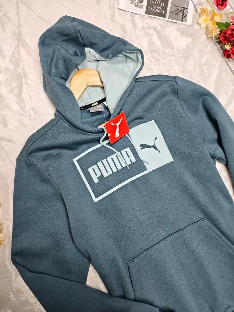 2026/06/1000176841.jpg copia de hoodie negro rebook